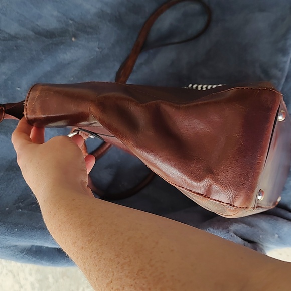 Wilsons Leather brown cognac large briefcase crossbody. Good used condition. - Picture 5 of 16